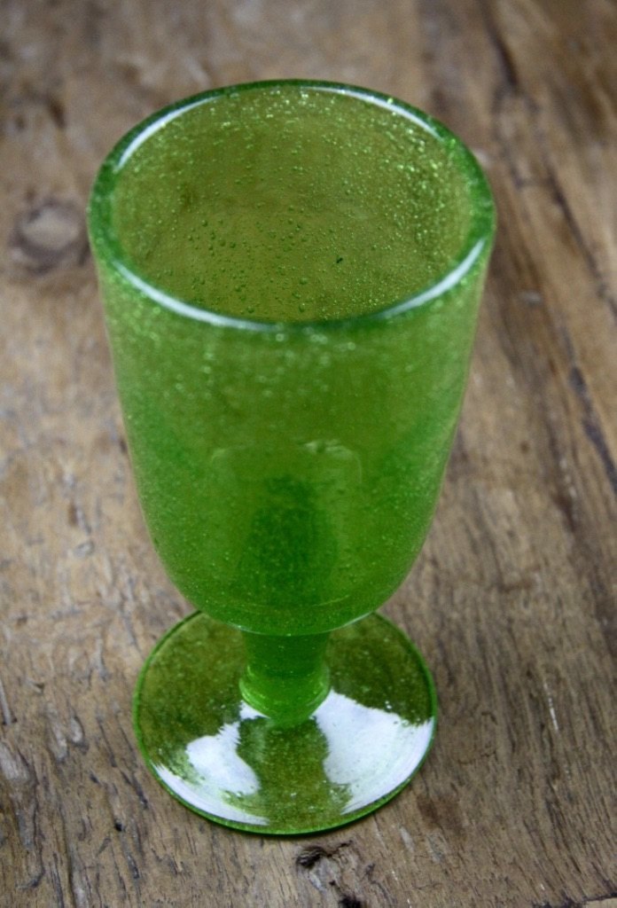 Grünes Glas